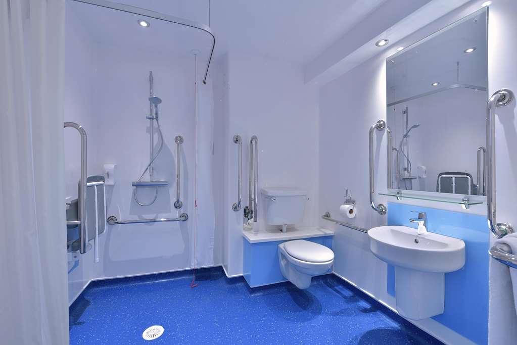 Travelodge Caerphilly Habitación foto