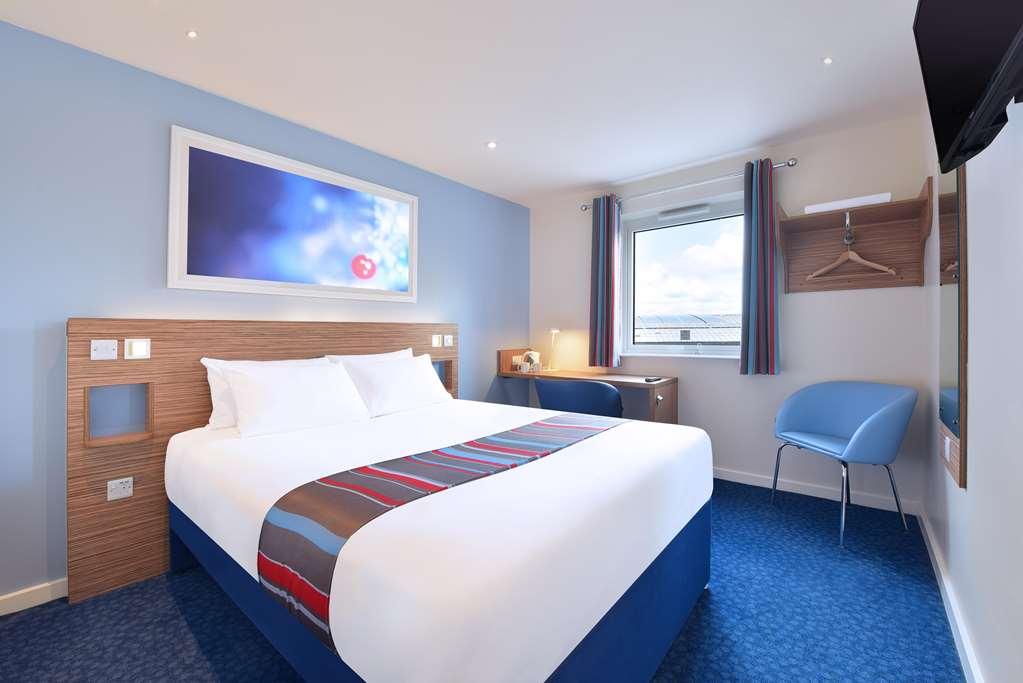 Travelodge Caerphilly Habitación foto