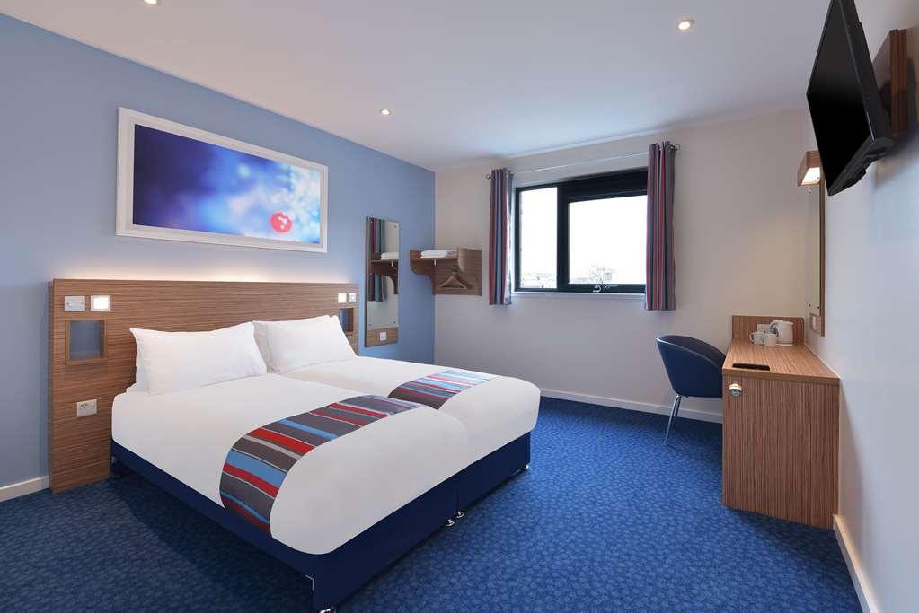 Travelodge Caerphilly Habitación foto